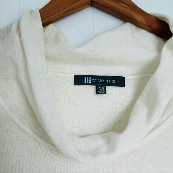 Title Nine sweater merino wool blend cowl neck long sleeve ivory colored size M - Picture 5 of 8